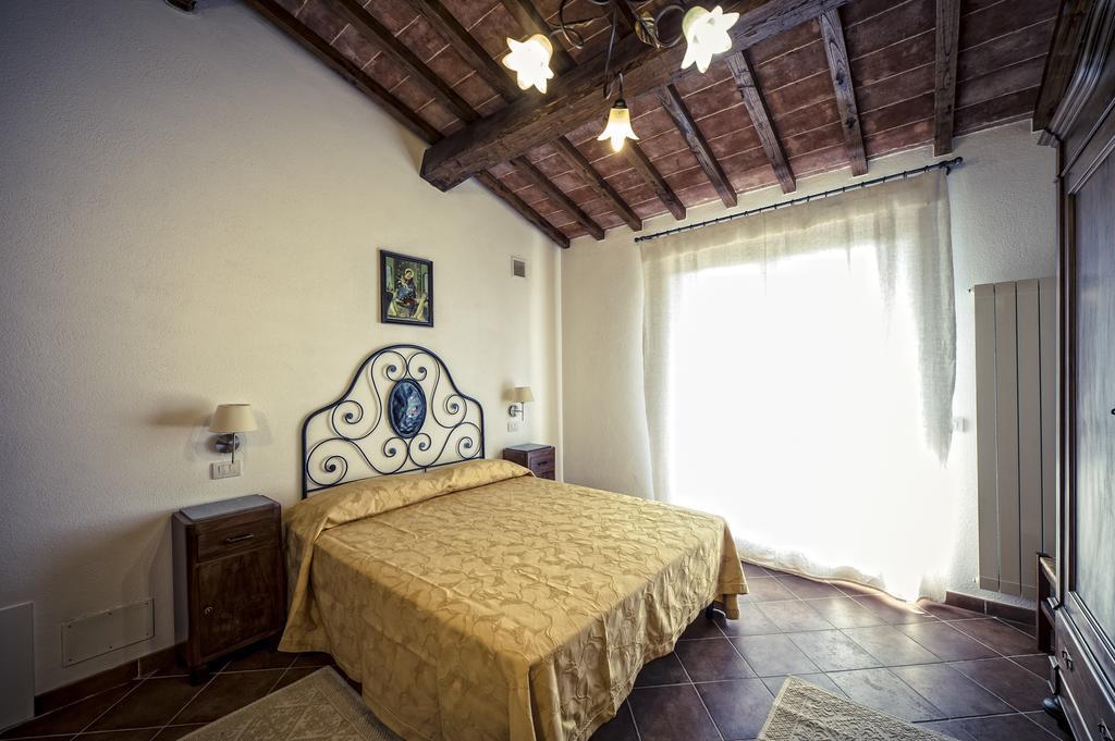 Agriturismo I Roseti Montepulciano Stazione Habitación foto